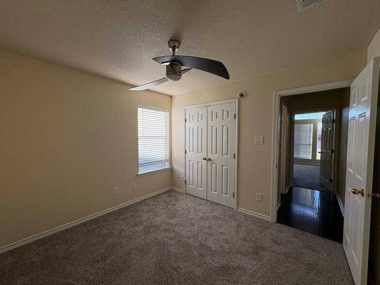 Building Photo - 2508 Isabelle Dr