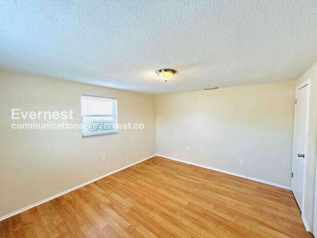 Building Photo - 1126 Normandy Blvd