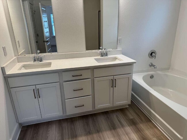 Building Photo - 157 Blooming Cv