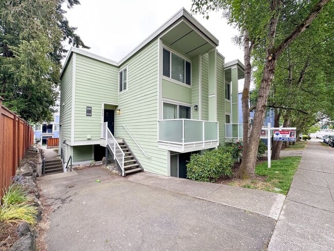 Building Photo - 2Bd/2Ba Seattle Condo