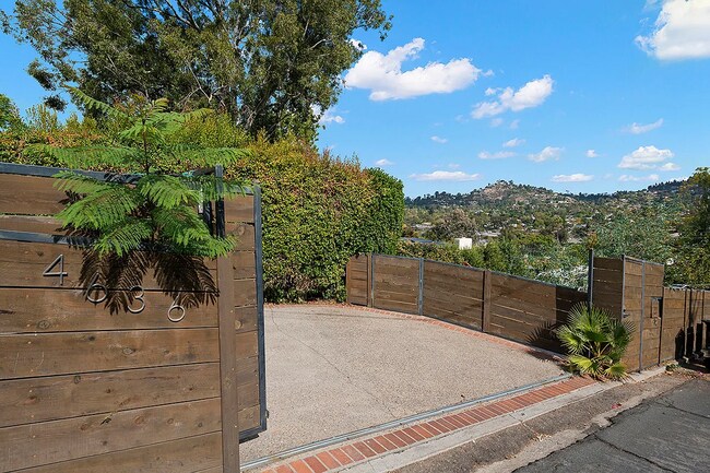 Building Photo - 4636 Panorama Dr