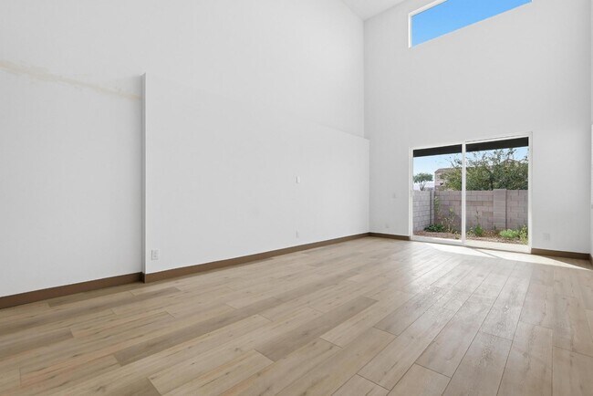 Building Photo - 2813 E St