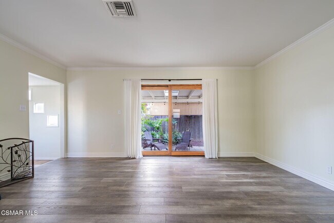 Building Photo - 22637 Mariano St