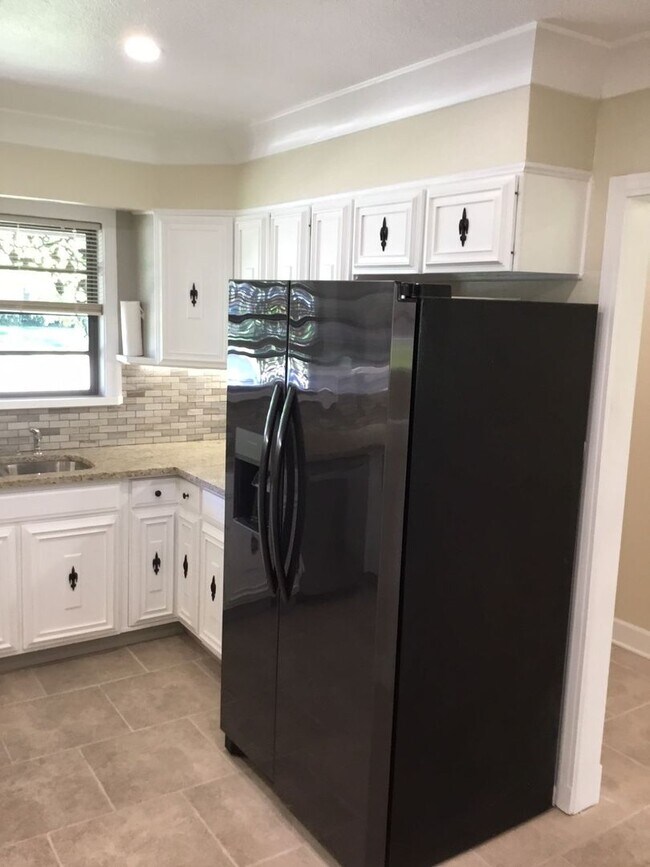 Building Photo - GORGEOUS 4/3 BROADMOOR HOME-UPDATED-MUST SEE