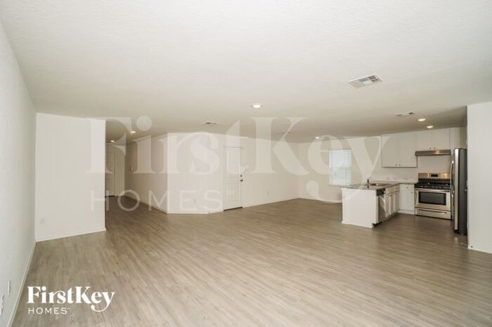 Building Photo - 2438 Double Oak Dr