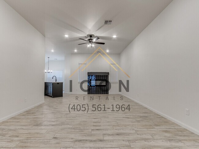 Building Photo - 5001 SE 86th St