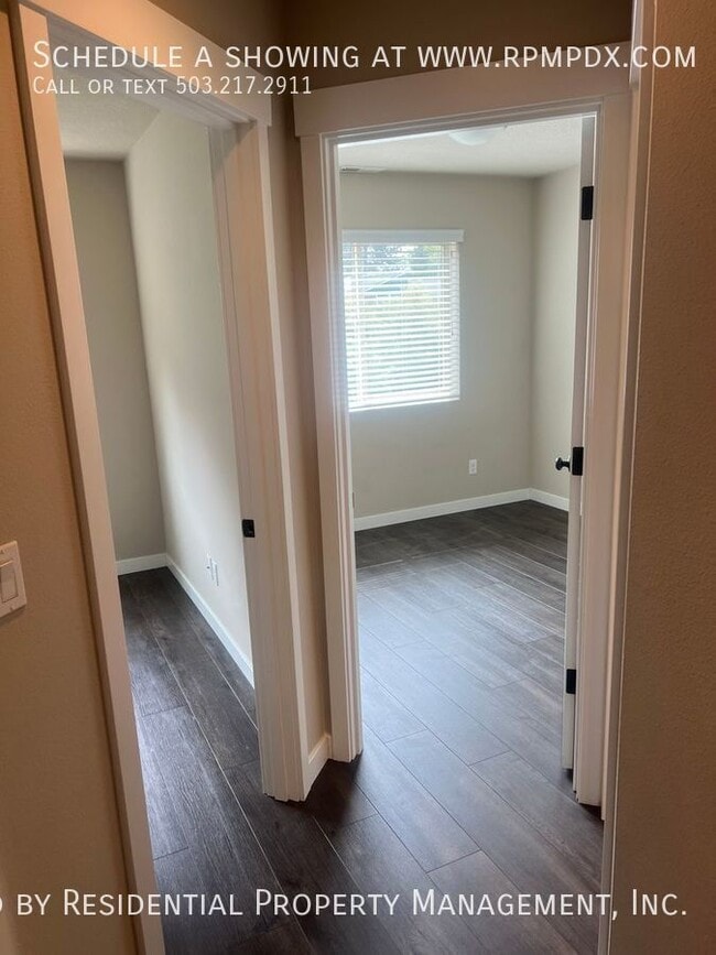 Building Photo - 14075 SW Compass Dr