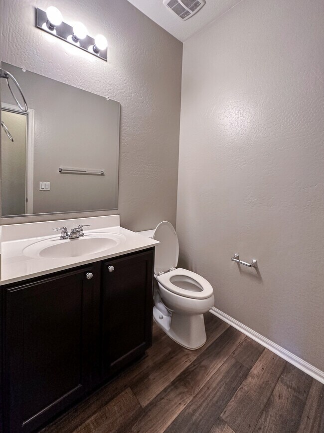 Building Photo - 4057 E Nunneley Rd