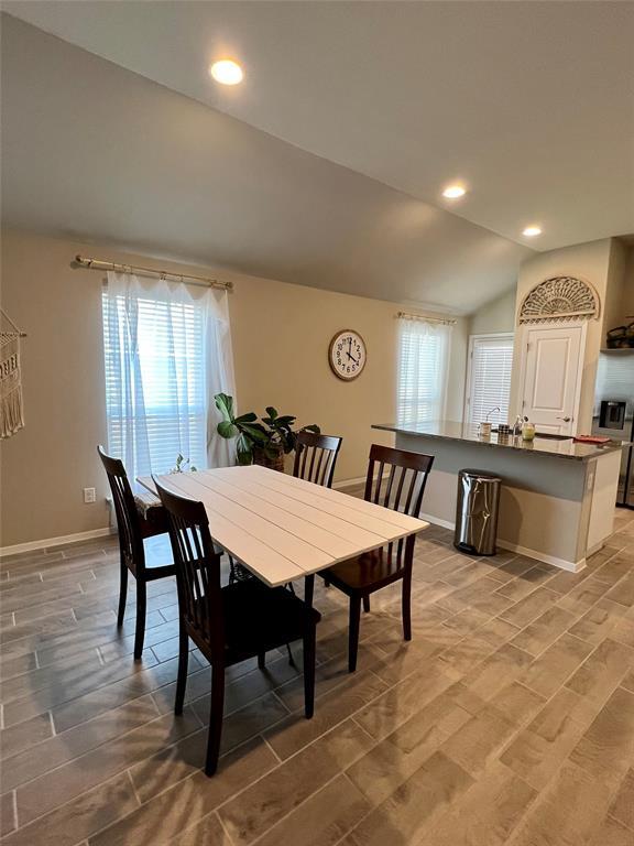 Building Photo - 208 Rollingwood Dr