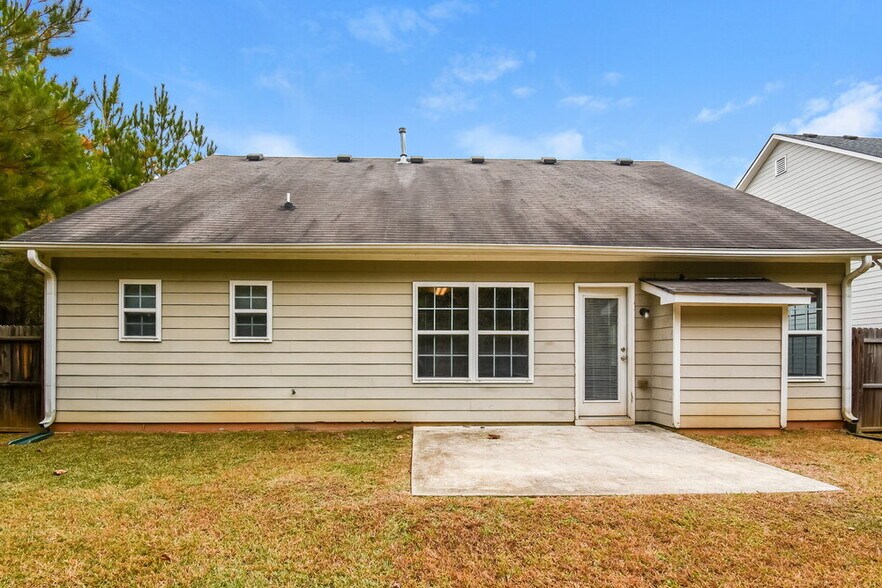 Building Photo - 62 Beaver Pointe