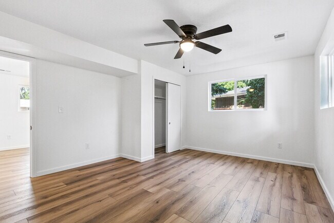 Building Photo - 10863 W 67th Pl