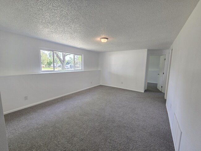 Building Photo - 4566 Adieu Cir