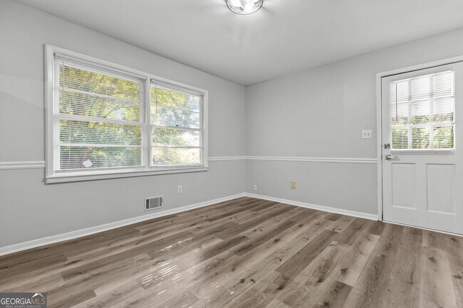 Building Photo - 1834 Dogwood Ct SW