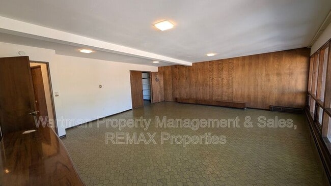 Building Photo - 15 Upland Rd