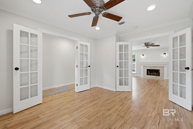 Building Photo - 108 Cherry Cir