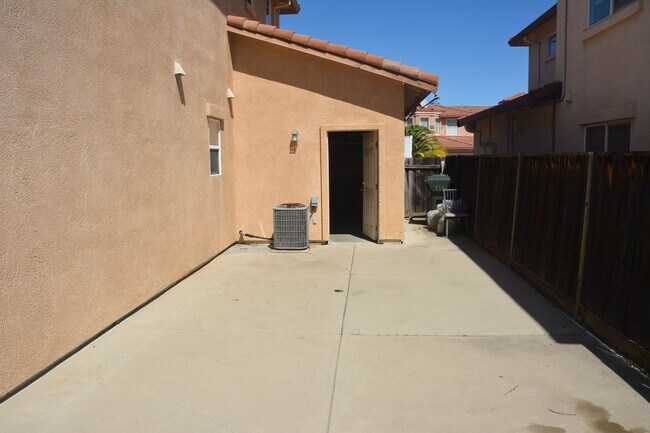 Building Photo - Antioch Dallas Ranch/Lone Tree area 4 bedroom, 3 bath home for rent