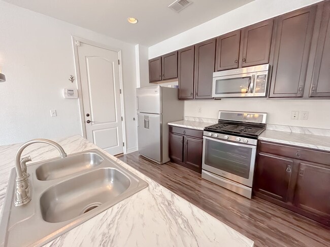 Building Photo - 2846 Iola St