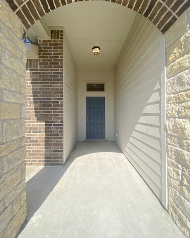 Building Photo - AVAILABLE SOON! APPLY ON OUR WEBSITE!