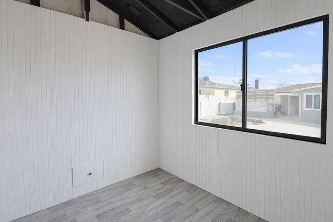 Building Photo - 3 Bedroom, 2 Bathroom Home w/ Large Backyard in Arroyo Grande