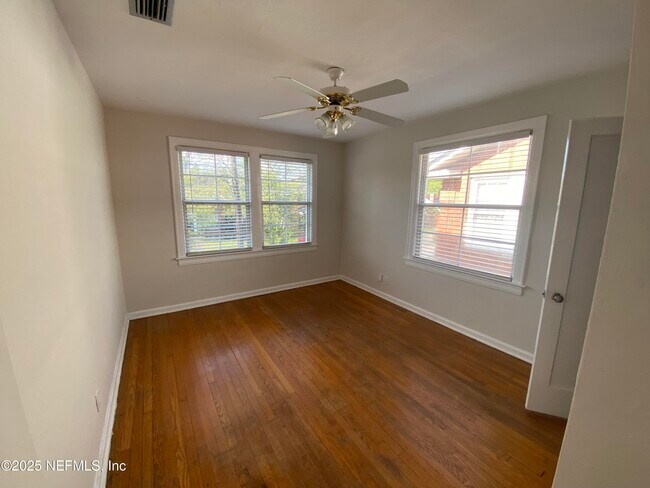 Building Photo - 1245 Belmont Terrace