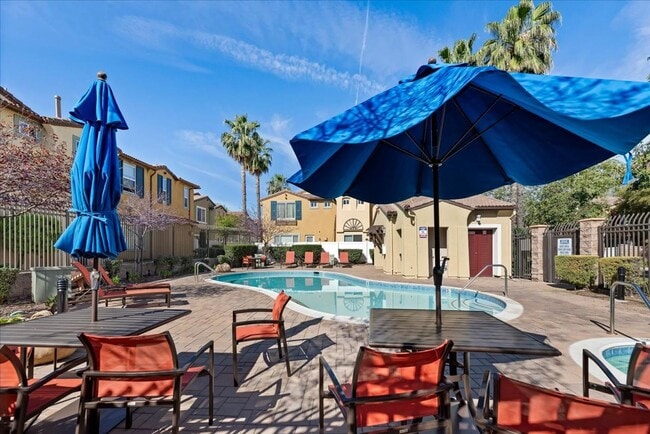 Building Photo - Comfort, Convenience & Community Amenities