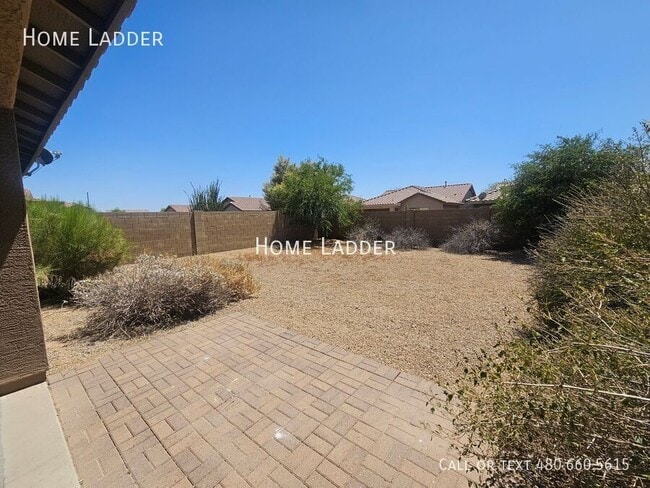 Building Photo - 39746 N Cross Timbers Way