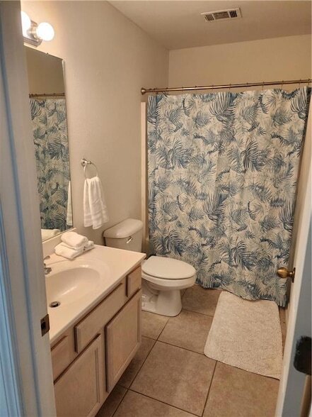 Building Photo - 870 Marina Dr