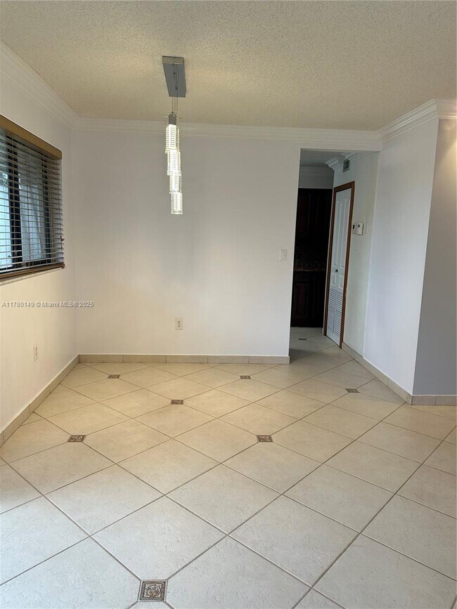 Building Photo - 15489 N Miami Lakeway