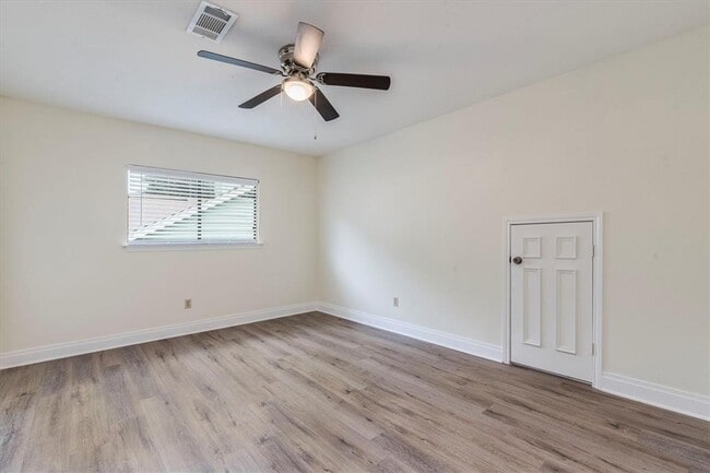 Building Photo - 13109 Marble Falls Cove