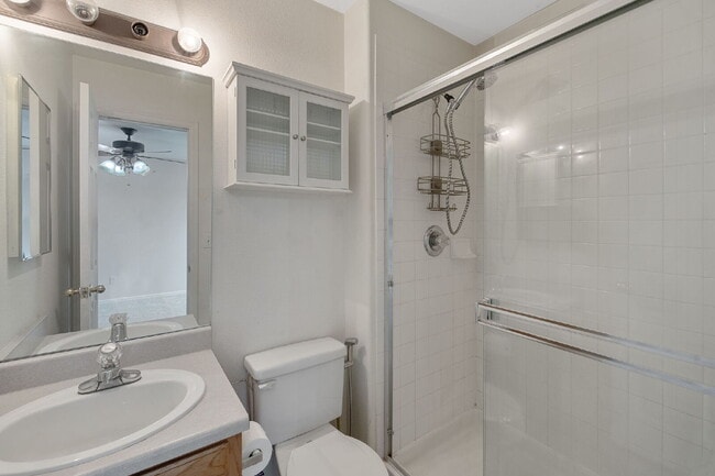 Building Photo - Charming 2-Story Home with Fireplace, Gara...