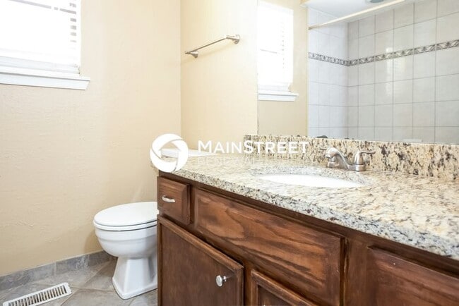 Building Photo - 3 Bedroom Pet-Friendly Home in Oklahoma City, OK with Main Street Renewal