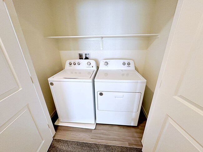 Building Photo - 1 MONTH FREE RENT* 3 BEDROOM TOWNHOUSE LOCATED IN INSPIRADA