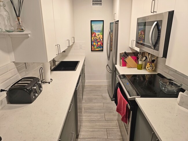 Building Photo - 3304 Virginia St