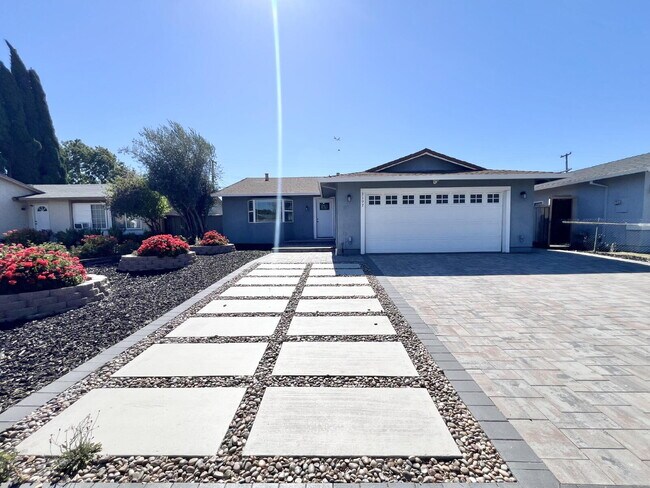 Building Photo - Beautiful 4 Bedroom San Jose Home