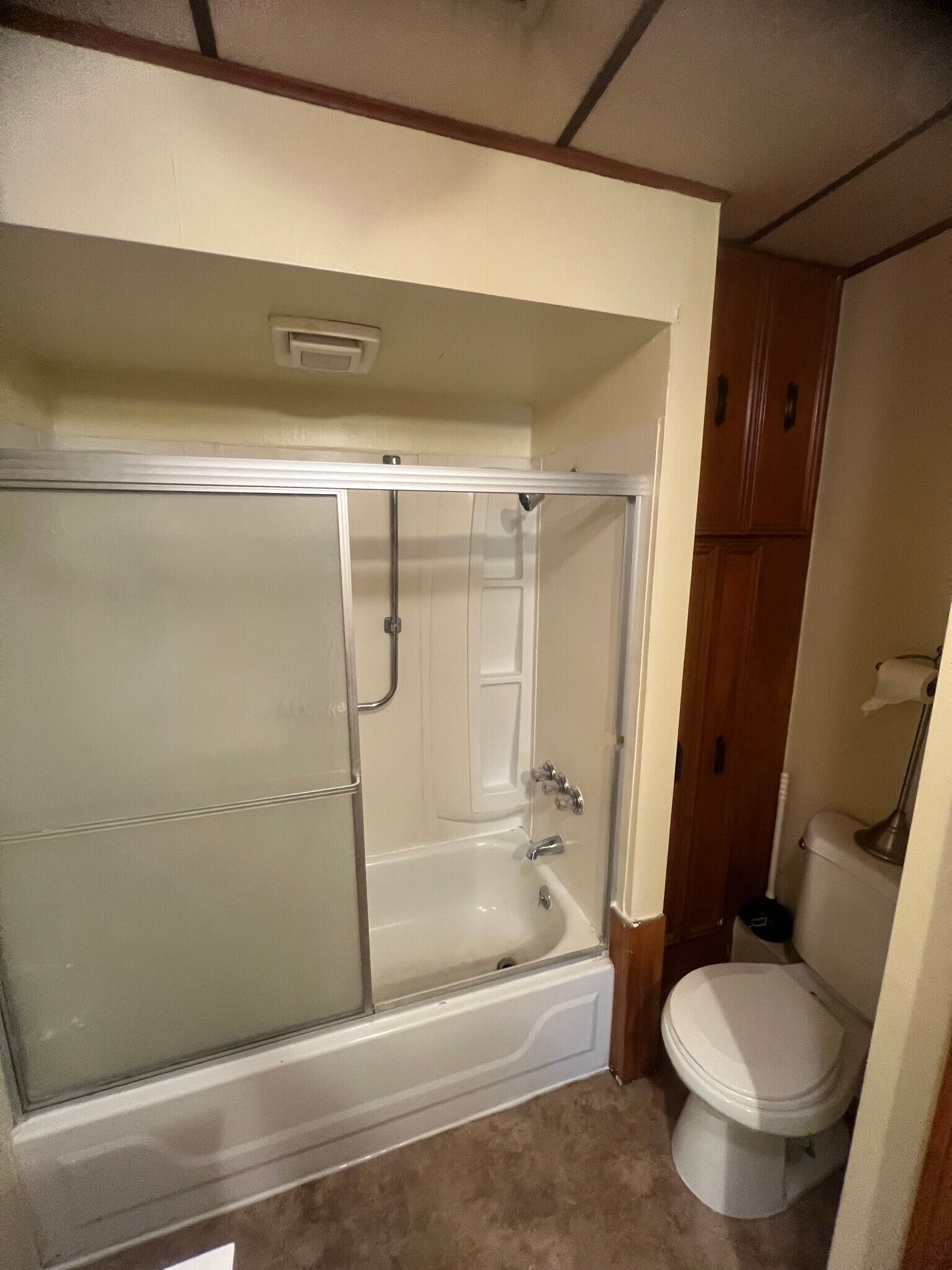 Bathroom - 1004 Buffalo St