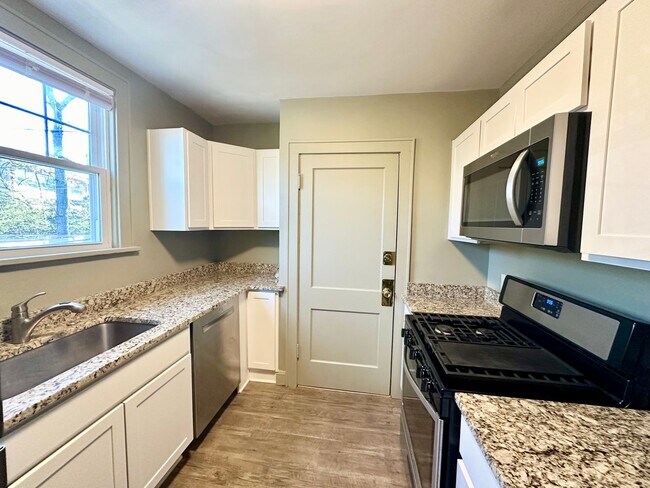 Building Photo - 24 W Tulane Rd