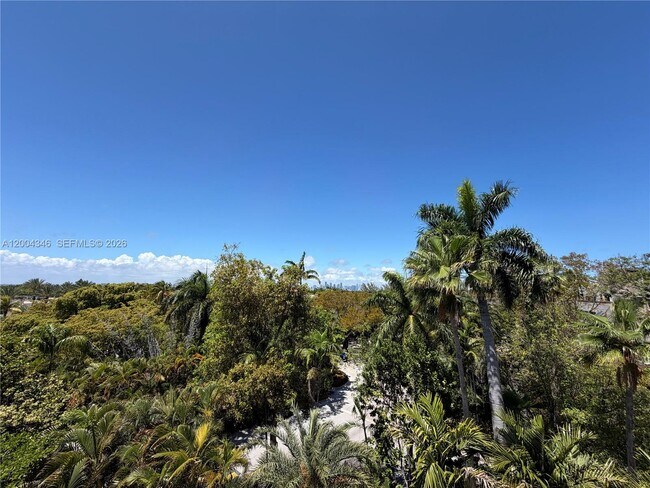 Building Photo - 151 Crandon Blvd