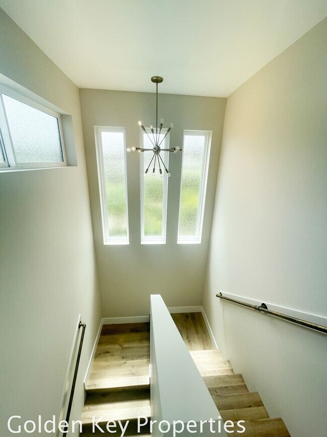 Building Photo - 4864 Alondra Way
