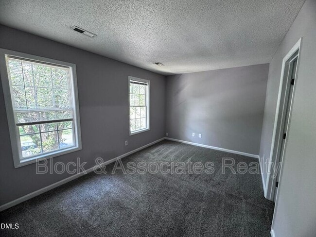 Building Photo - 3 S Indian Creek Pl