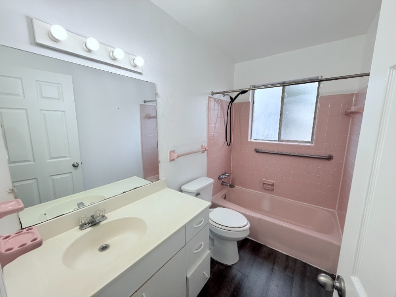 Building Photo - 629 Papworth Ave