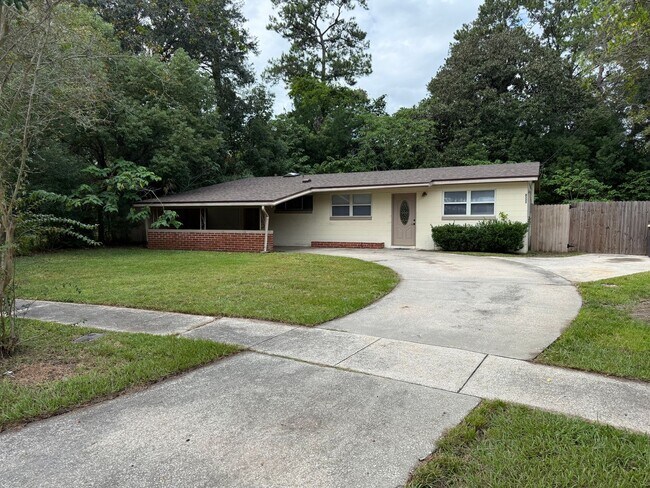 Primary Photo - Move in ready 4 bedroom home!