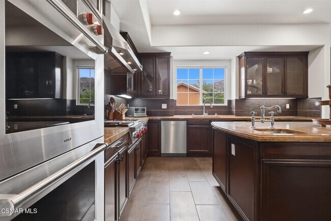 Building Photo - 9651 Sagebrush Ave