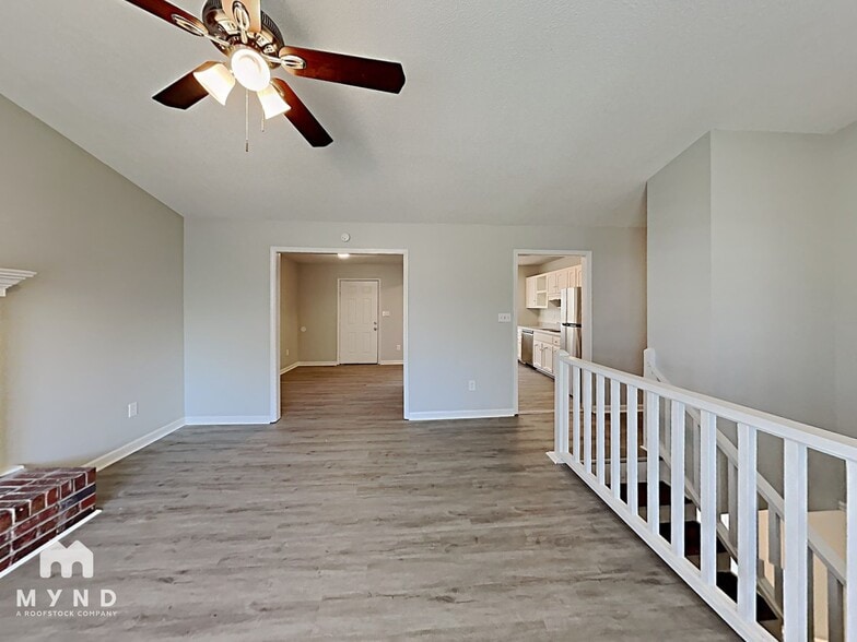 Building Photo - 2708 Laburnum Dr