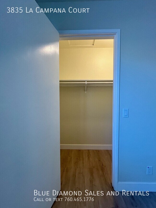 Building Photo - 3835 La Campana Ct
