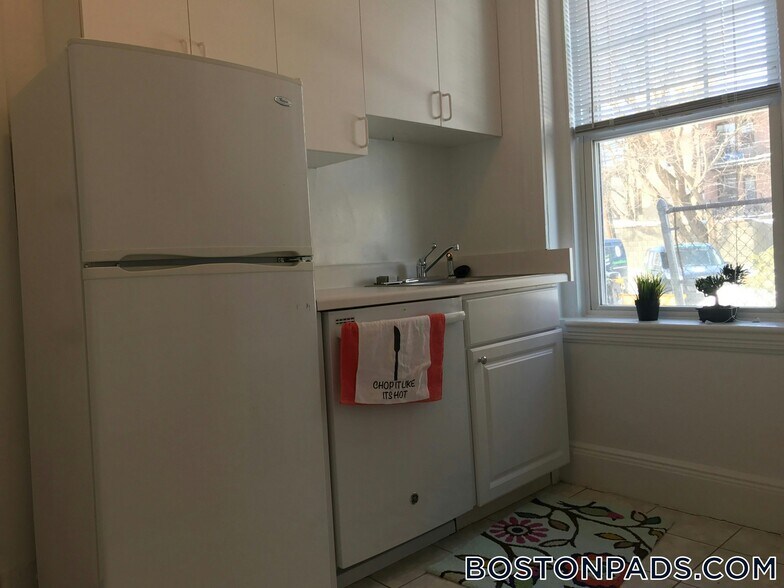 Building Photo - 115 Kilsyth Rd