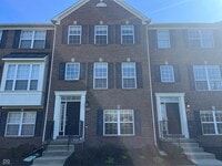 Building Photo - 9014 Mercer Dr