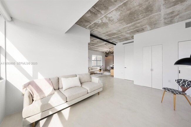 Building Photo - 3 Island Ave