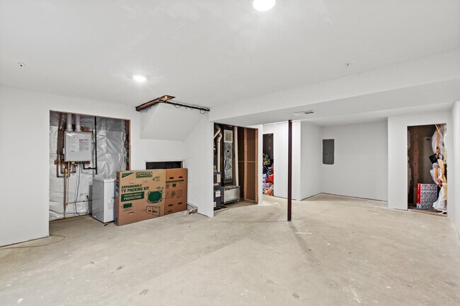 Building Photo - 46310 Creeping Primrose Ln