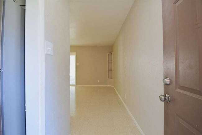 Building Photo - 5936 Cherry Loop