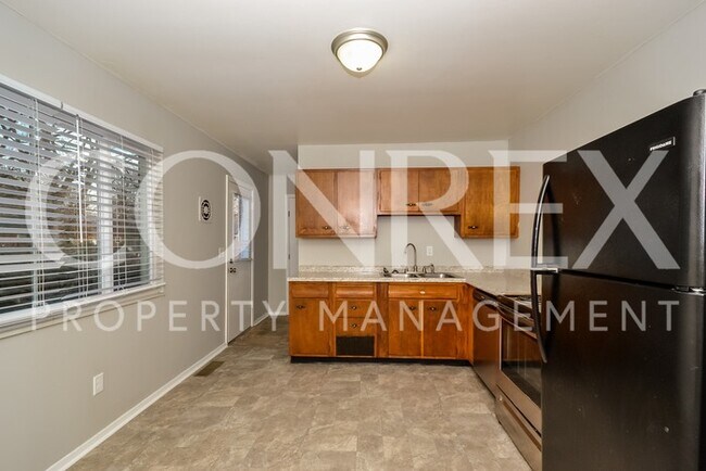 Building Photo - 3 Bedroom with GREAT updates